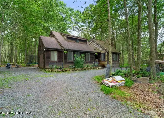 Property at 5211 Pioneer Trl, Tobyhanna, PA, 18466, 3 beds, 2 baths, [object Object]
