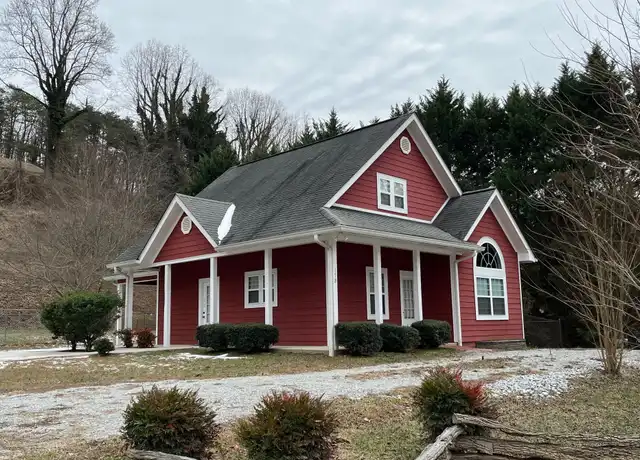 Property at 12 Freedom Ln, Clayton, GA, 30525, 3 beds, 2 baths, [object Object]