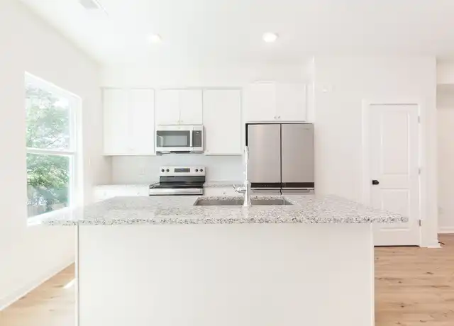 Property at 402 McDonough Blvd SE, Atlanta, GA, 30315, 3 beds, 3.5 baths, [object Object]