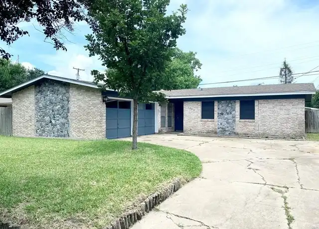 Property at 1728 Denver St, Portland, TX, 78374, 3 beds, 2 baths, [object Object]