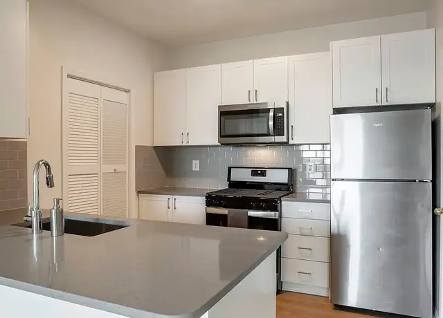 Photo of 12000 Cameron Pond Dr, Reston, VA 20194