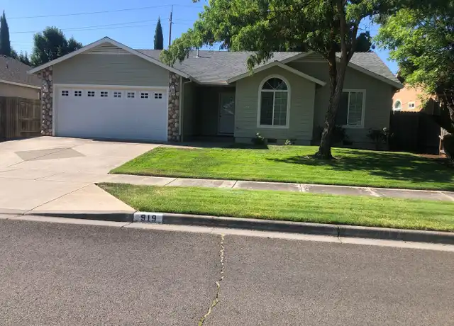 Property at 919 Hampton Way, Medford, OR, 97501, 3 beds, 2 baths, [object Object]