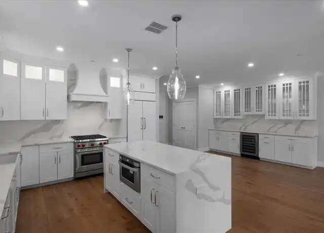 Property at 298 Washington St Unit U582TQ, Westwood, MA, 02090, 1 bed, 1.5 baths, [object Object]