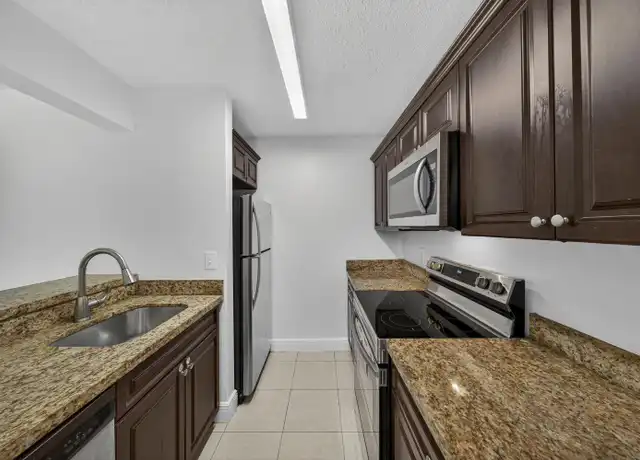 Property at 913 Meadows Cir, Boynton Beach, FL, 33436, 2 beds, 2 baths, [object Object]