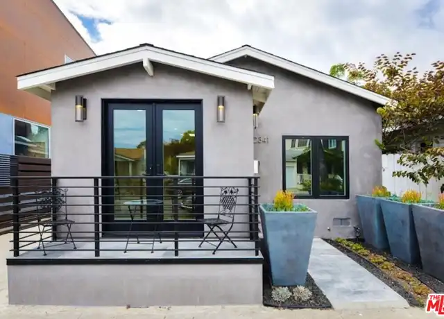 Property at 2341 Beach Ave, Venice, CA, 90291, 2 beds, 1 bath, [object Object]