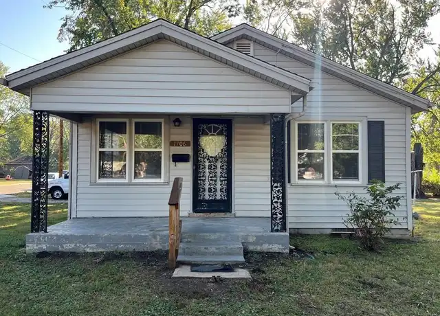 Property at 1706 N Main St, Nevada, MO, 64772, 2 beds, 1 bath, [object Object]