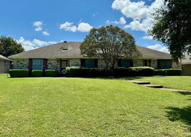 Property at 5700 Wilshire Dr, Waco, TX, 76710, 3 beds, 2 baths, [object Object]