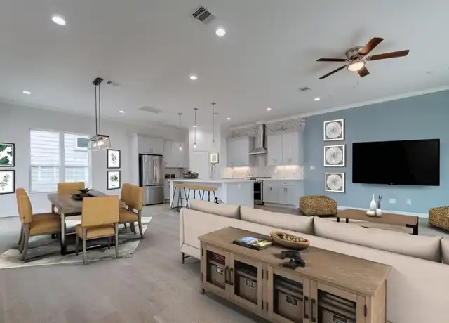 Property at 5528 Larkin St Unit C, Houston, TX, 77007, 3 beds, 3.5 baths, [object Object]
