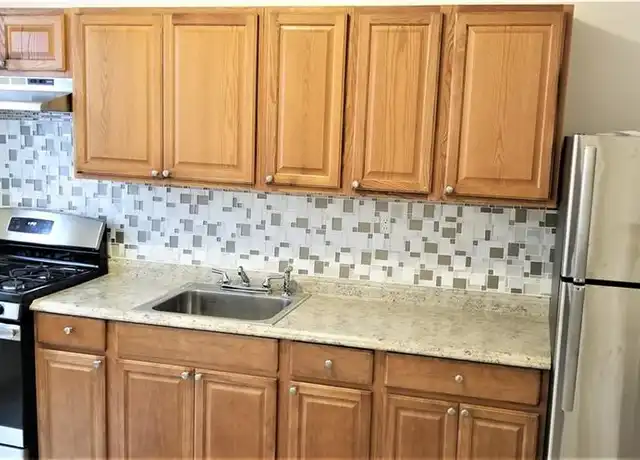 Property at 64 Tapscott St, Brooklyn, NY, 11212, 3 beds, 1 bath, [object Object]
