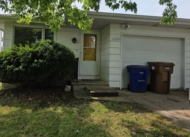 Property at 1527 Greendale St Unit 1529, Menasha, WI, 54952, 2 beds, 1 bath, [object Object]