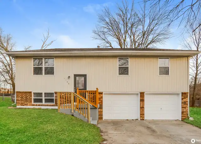 Property at 1108 NW Golfview Dr, Grain Valley, MO, 64029, 3 beds, 1.5 baths, [object Object]