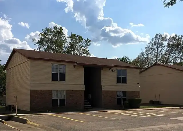 Property at 724 E Avenue N, Belton, TX, 76513, 2 beds, 1 bath, [object Object]