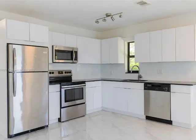 Property at 2140 NE 56th St Unit 12, Fort Lauderdale, FL, 33308, 2 beds, 2 baths, [object Object]