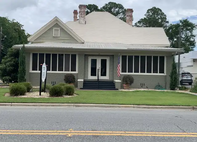 Property at 209 12th St W, Tifton, GA, 31794, 5 beds, 1.5 baths, [object Object]