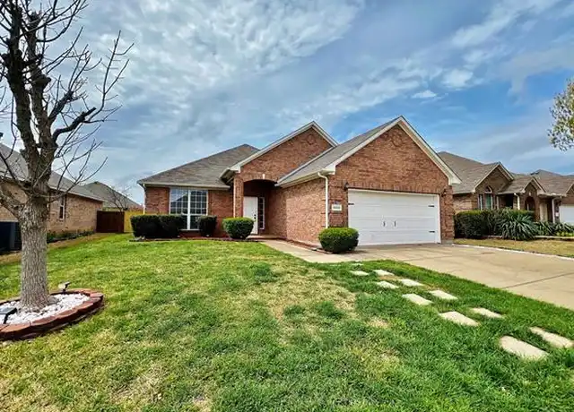 Property at 8000 Ranchvale Ln, Arlington, TX, 76002, 3 beds, 2 baths, [object Object]