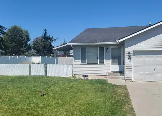 Property at 1909 S Blake Rd Unit A, Spokane Valley, WA, 99216, 3 beds, 1.5 baths, [object Object]
