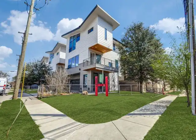 Property at 2522 N Henderson Ave #3, Dallas, TX, 75206, 2 beds, 2.5 baths, [object Object]