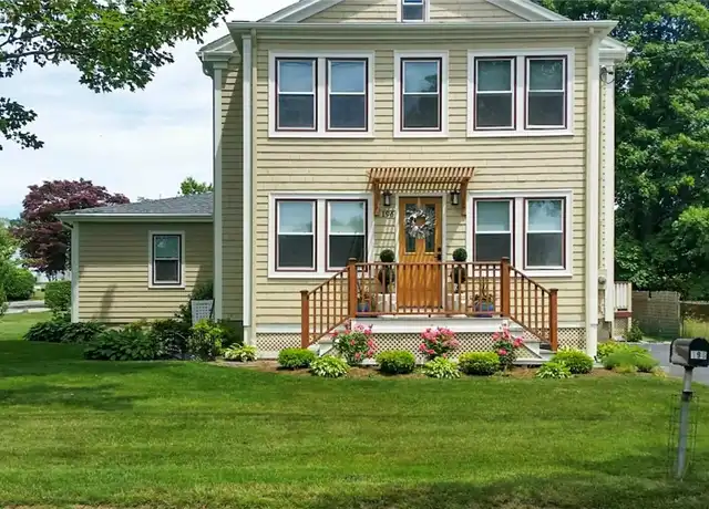Property at 196 Wolcott Ave Unit 2, Middletown, RI, 02842, 2 beds, 1 bath, [object Object]
