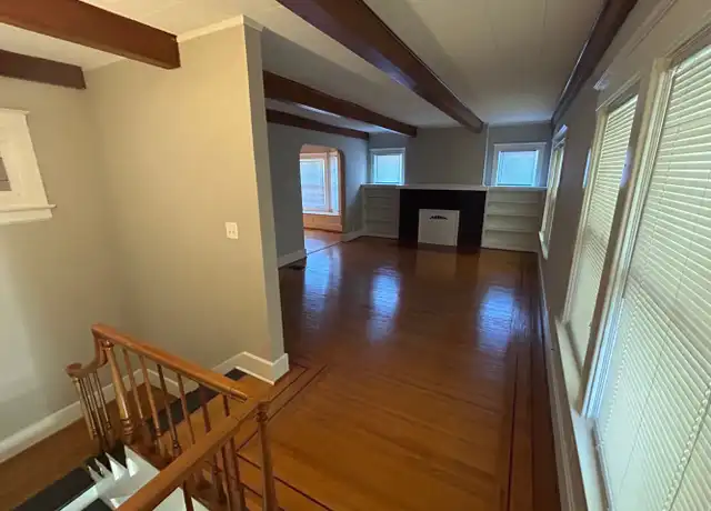 Property at 1229 Eastern Pkwy Unit 1, Louisville, KY, 40204, 2 beds, 1 bath, [object Object]