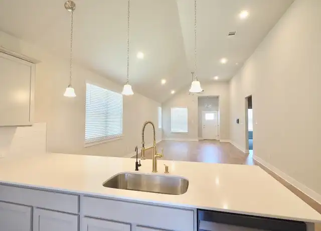 Property at 211 Pinnacle Ln, Kyle, TX, 78640, 3 beds, 2.5 baths, [object Object]
