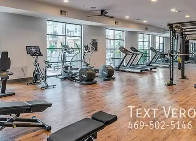 Property at 400 S Hall St Unit 271931-650, Dallas, TX, 75226, 1 bed, 1 bath, [object Object]