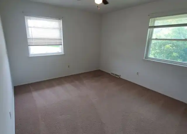Property at 141 Morris St Unit 8, Pewaukee, WI, 53072, 2 beds, 1 bath, [object Object]