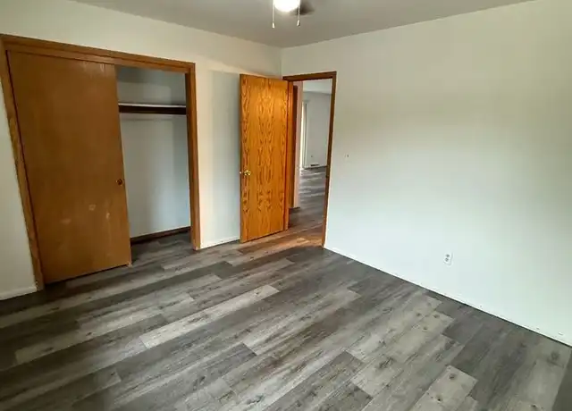 Property at 141 Morris St Unit 8, Pewaukee, WI, 53072, 2 beds, 1 bath, [object Object]