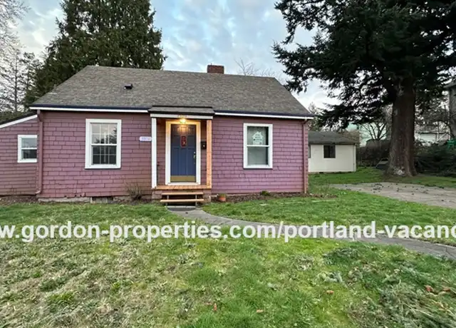 Property at 5806 SE Cesar E Chavez Blvd, Portland, OR, 97202, 3 beds, 1 bath, [object Object]