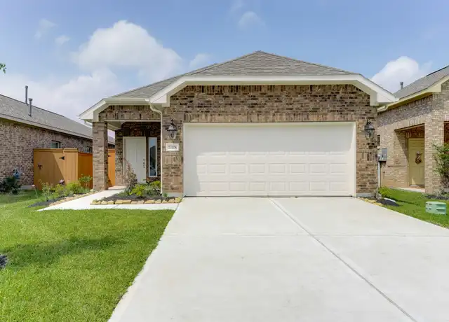 Property at 13118 Dancing Reed Dr, La Marque, TX, 77568, 3 beds, 2 baths, [object Object]