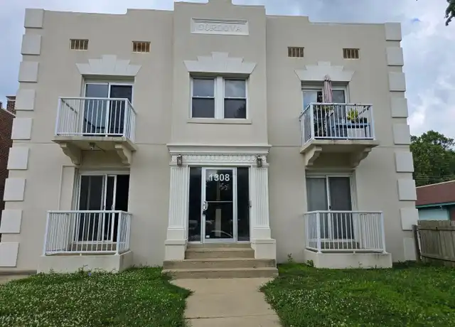 Property at 1308 N Main St Unit 2S, Bloomington, IL, 61701, 1 bed, 1 bath, [object Object]