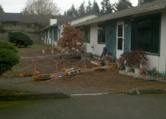 Property at 13217 SE Powell Blvd Unit 13221, Portland, OR, 97236, 2 beds, 1 bath, [object Object]