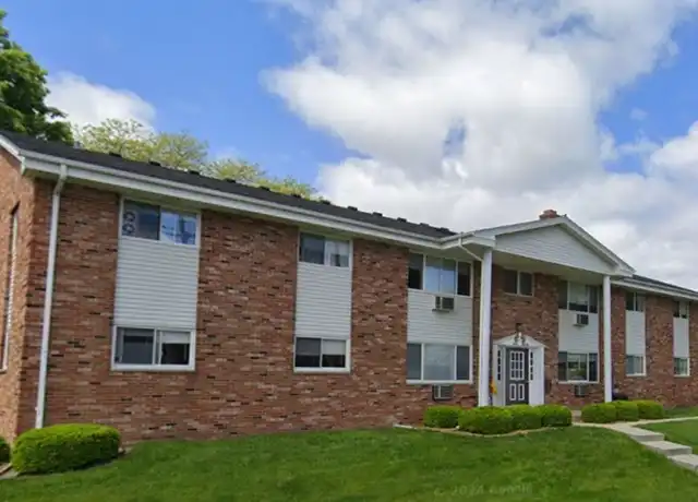 Property at Cedar Plaza Apartments - N142W6196 Concord St, Cedarburg, WI, 53012, 2 beds, 1 bath, [object Object]