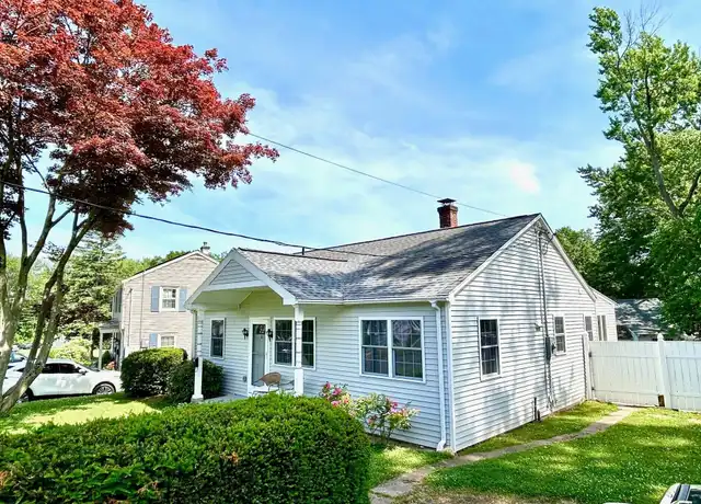 Property at 89 Cortland Cir, West Hartford, CT, 06110, 3 beds, 2 baths, [object Object]