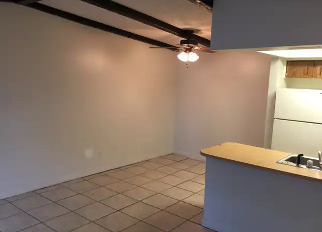 Property at 3072 Saint Paul Dr, Winter Haven, FL, 33880, 2 beds, 1 bath, [object Object]