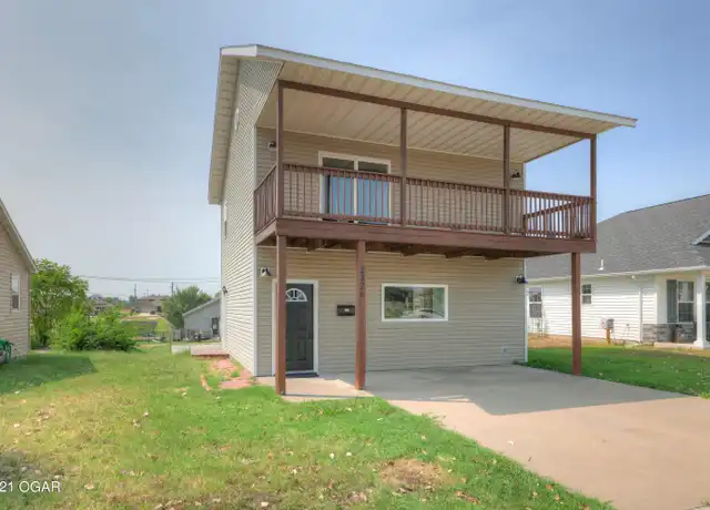Property at 2326 S Moffet Ave, Joplin, MO, 64804, 2 beds, 2.5 baths, [object Object]