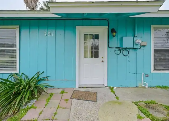 Property at 201 W 3rd St, Rockport, TX, 78382, 2 beds, 1 bath, [object Object]