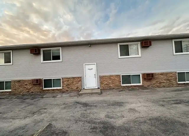 Property at 713 3rd St SW Unit 3, Cedar Rapids, IA, 52404, 1 bed, 1 bath, [object Object]