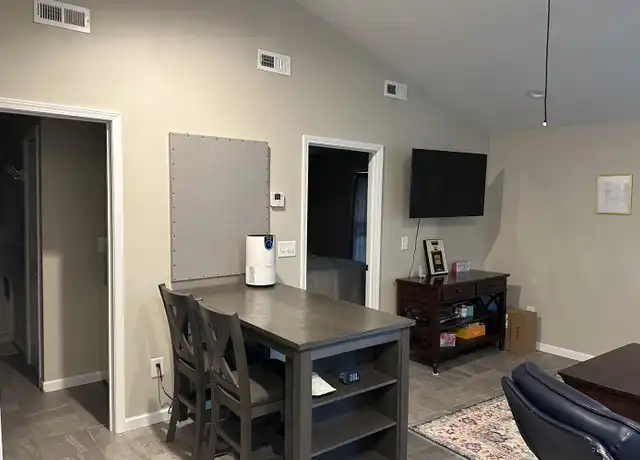 Property at 719 Rockingham Rd, Johnson City, TN, 37615, 1 bed, 1 bath, [object Object]