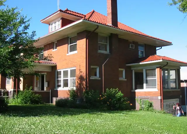 Property at 531 S 36th St Unit 2, Omaha, NE, 68105, 3 beds, 2 baths, [object Object]