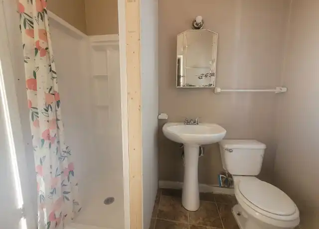 Property at 714 1/2 W 1st St Unit 11, Grand Island, NE, 68801, 1 bed, 1 bath, [object Object]
