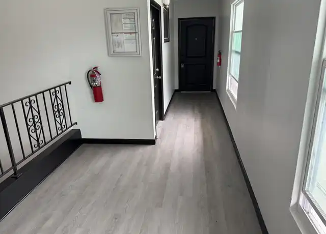Property at 2440 25th St N Apt A, St. Petersburg, FL, 33713, 1 bed, 1 bath, [object Object]