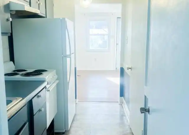 Property at 233 Alexander St, Hagerstown, MD, 21740, 1 bed, 1 bath, [object Object]