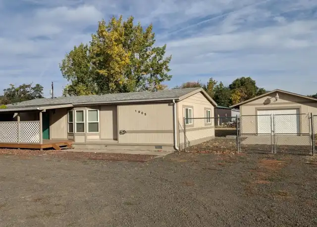 Property at 1905 Z Ave, La Grande, OR, 97850, 3 beds, 2 baths, [object Object]