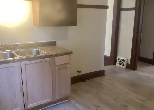 Property at 3730-3732 W Roberts St Unit 3730 (Lower), Milwaukee, WI, 53208, 2 beds, 1 bath, [object Object]