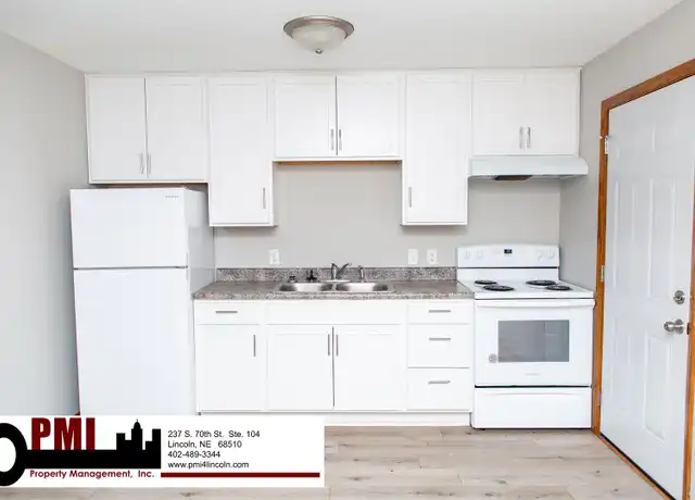 Property at 1730 S 17th St #1, Lincoln, NE, 68502, 2 beds, 1.5 baths, [object Object]