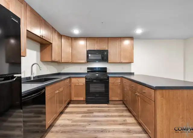 Property at 610 Gray St Unit 005, Eau Claire, WI, 54701, 1 bed, 1 bath, [object Object]