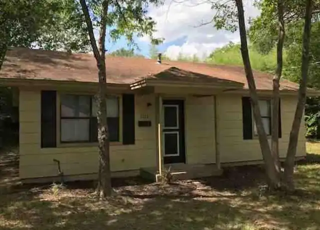Property at 1115 Blackburn St, Commerce, TX, 75428, 2 beds, 1 bath, [object Object]