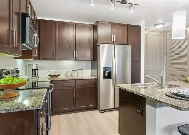 Property at 4200 Scotland St Unit 611, Houston, TX, 77007, 2 beds, 2 baths, [object Object]