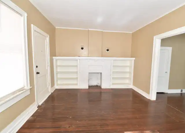 Property at 220 Washington St, Shreveport, LA, 71104, 2 beds, 1 bath, [object Object]
