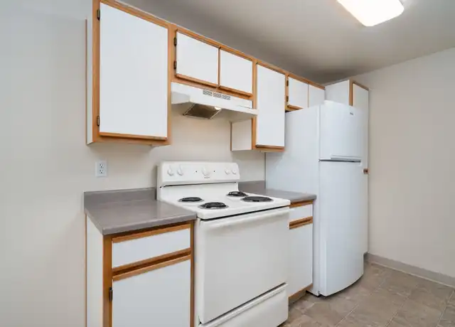 Property at Mountain Crest Apartments - 1519 SE Roberts Dr, Gresham, OR, 97080, 1 bed, 1 bath, [object Object]